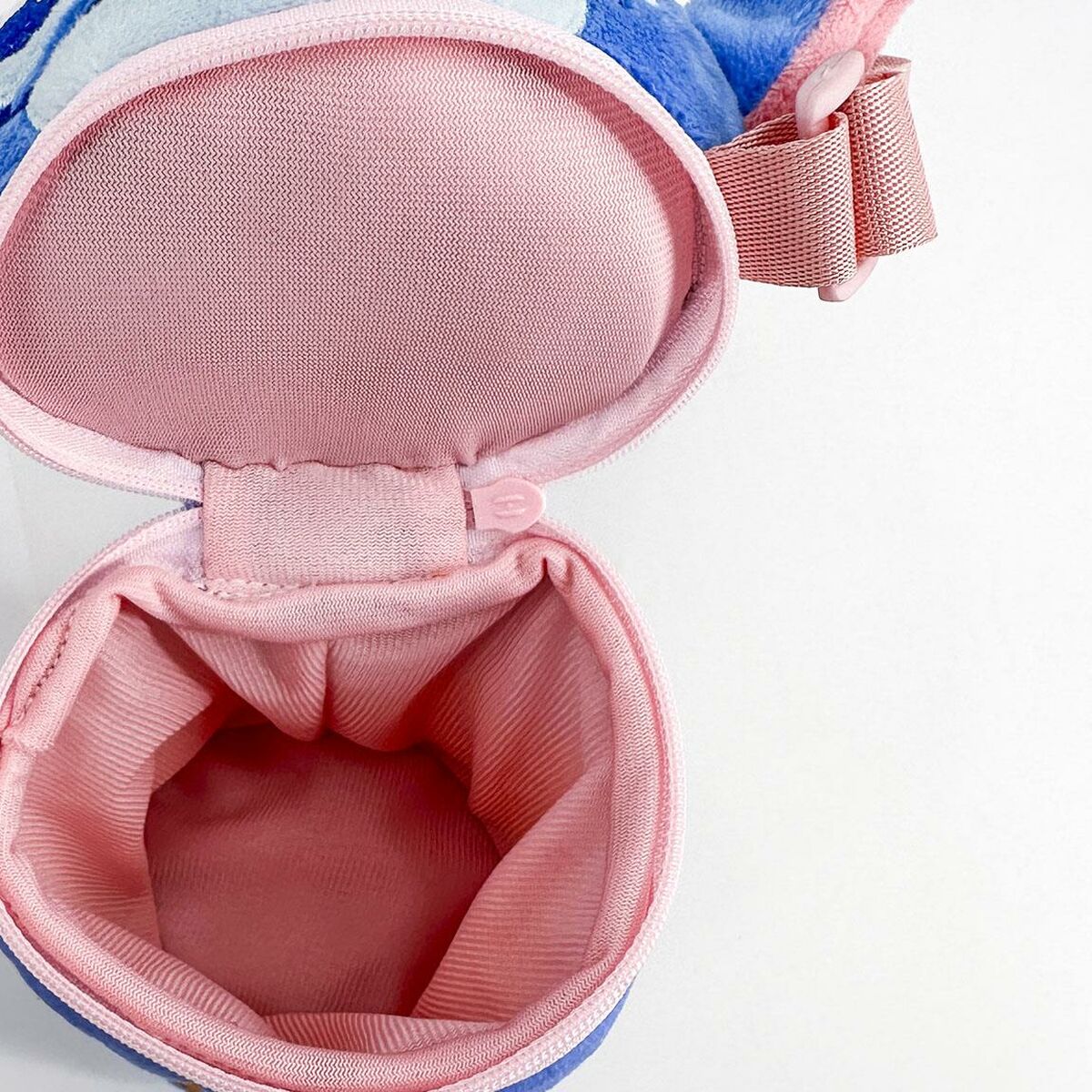 V2HC335CD073E865A7ECDD3422D79BCC51AR6440942P3